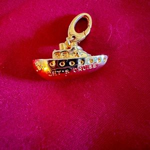 “Let’s Cruise” charm